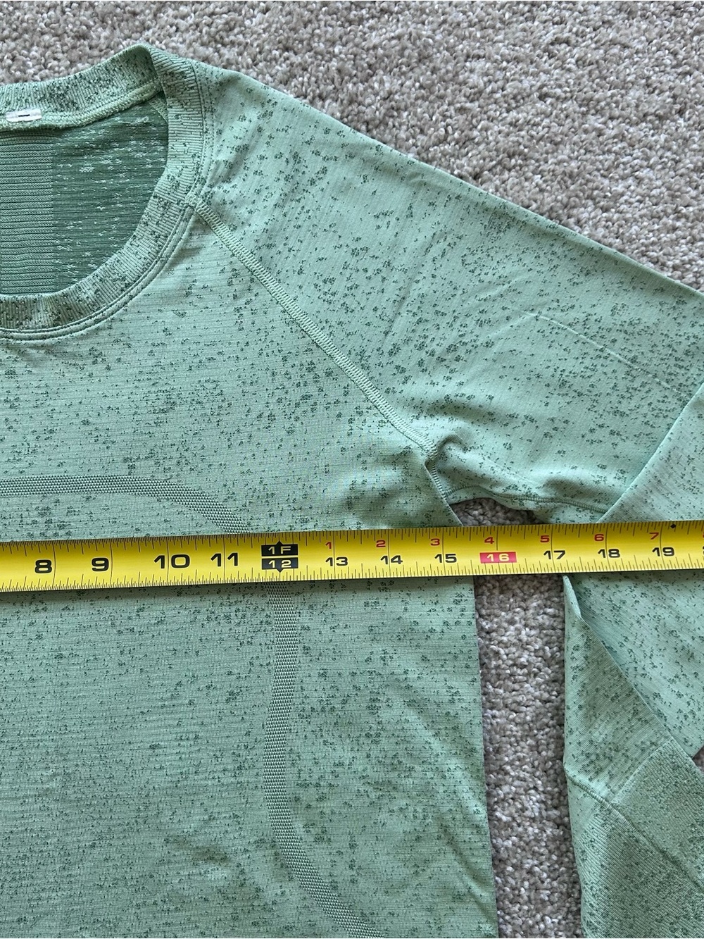 Lululemon Swiftly Tech LS Shirt Size 4 Green Heathered Thumbholes Breathable Gym - Picture 5 of 11